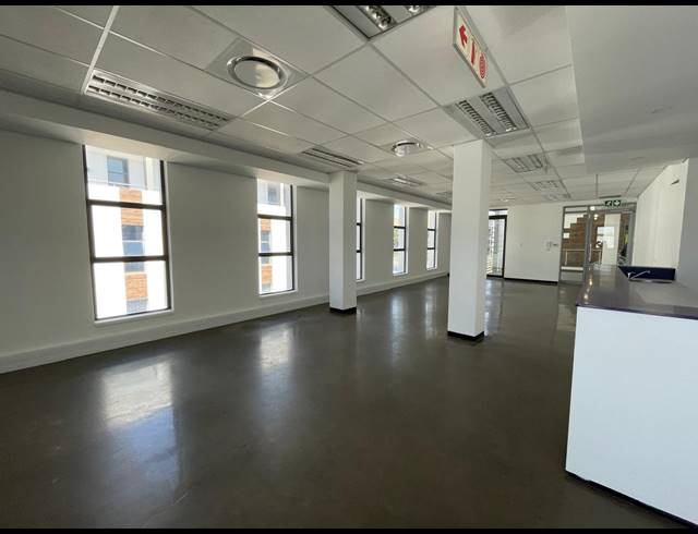 119.50M² OFFICE TO LET IN BRYANSTON